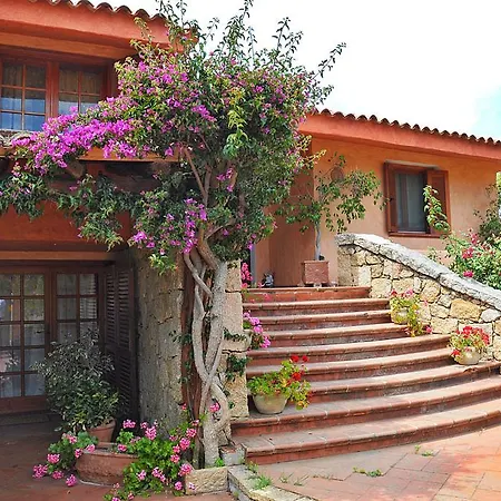 Villa Fabry Con Piscina Olbia